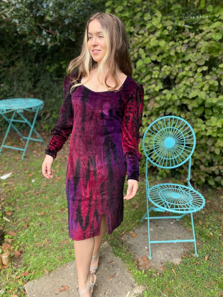 Velvet Dress long sleeves in Purple Red